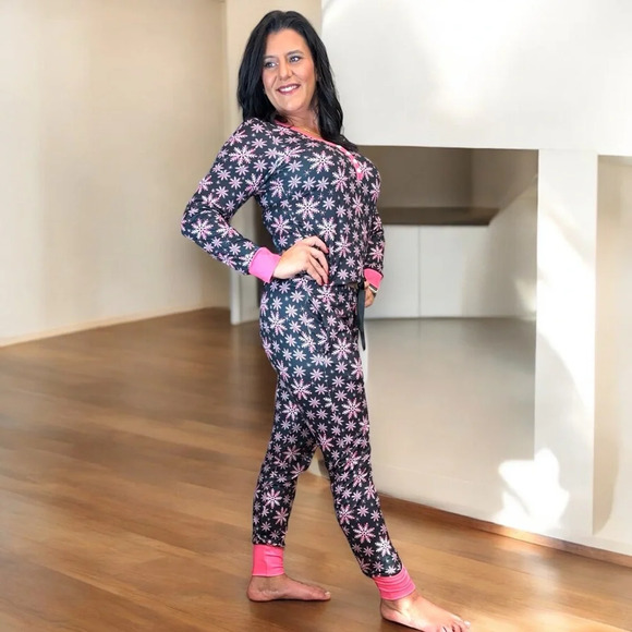 Shirley & Stone jogger pajama lounge set pink‎ snowflake - Picture 9 of 12